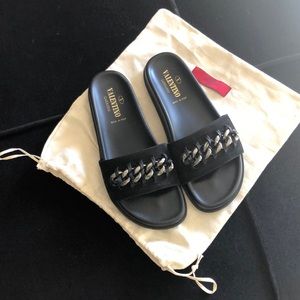 COPY - V A L E N T I N O _ Slides